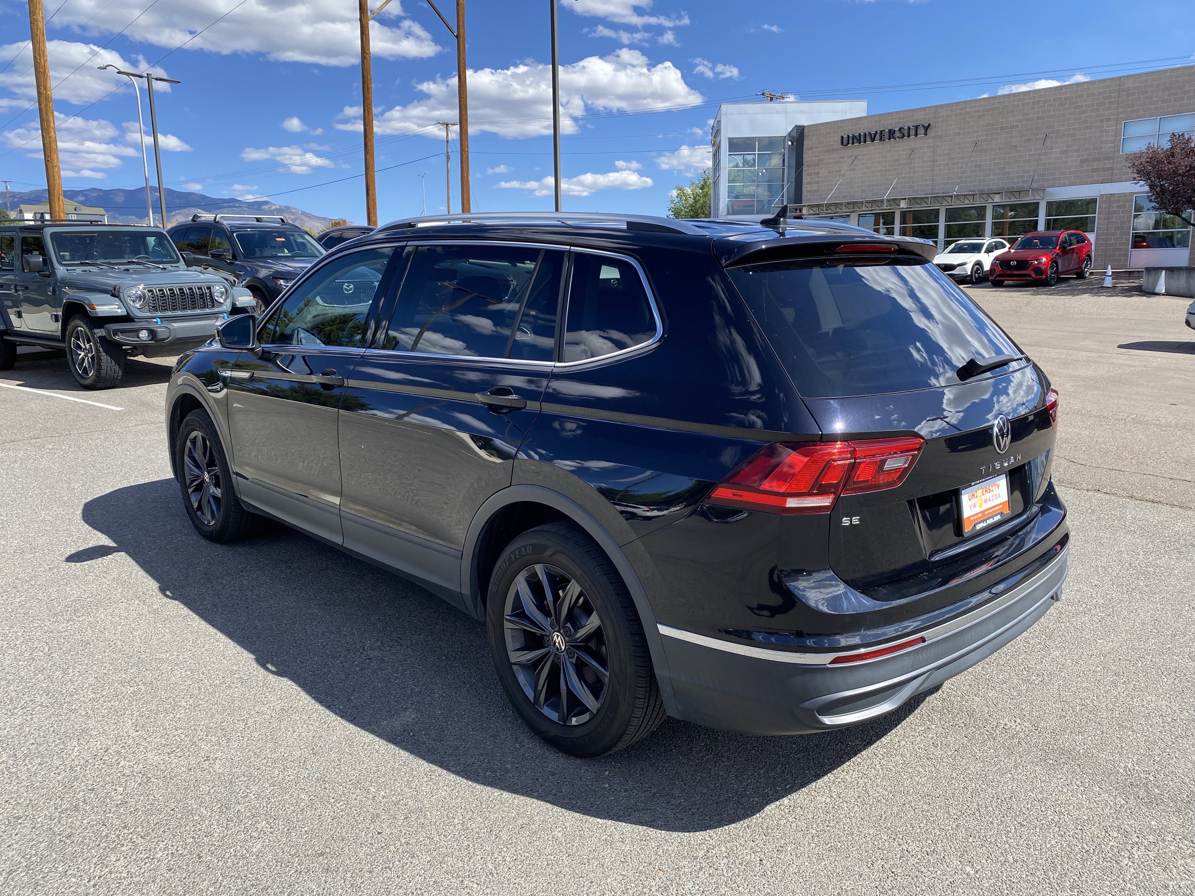 Used 2022 Volkswagen Tiguan SE w/ Panoramic Sunroof Package FWD image 43