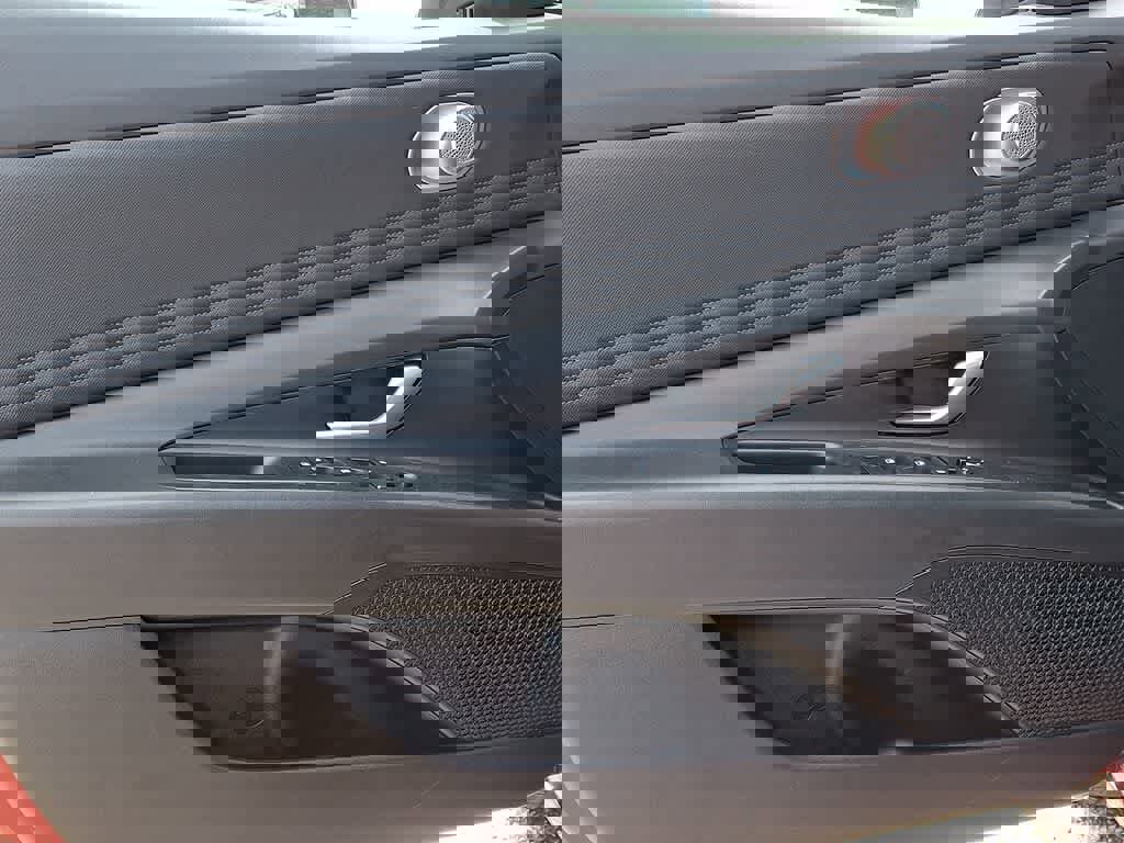 Used 2024 Hyundai Elantra SEL w/ Convenience Package image 12