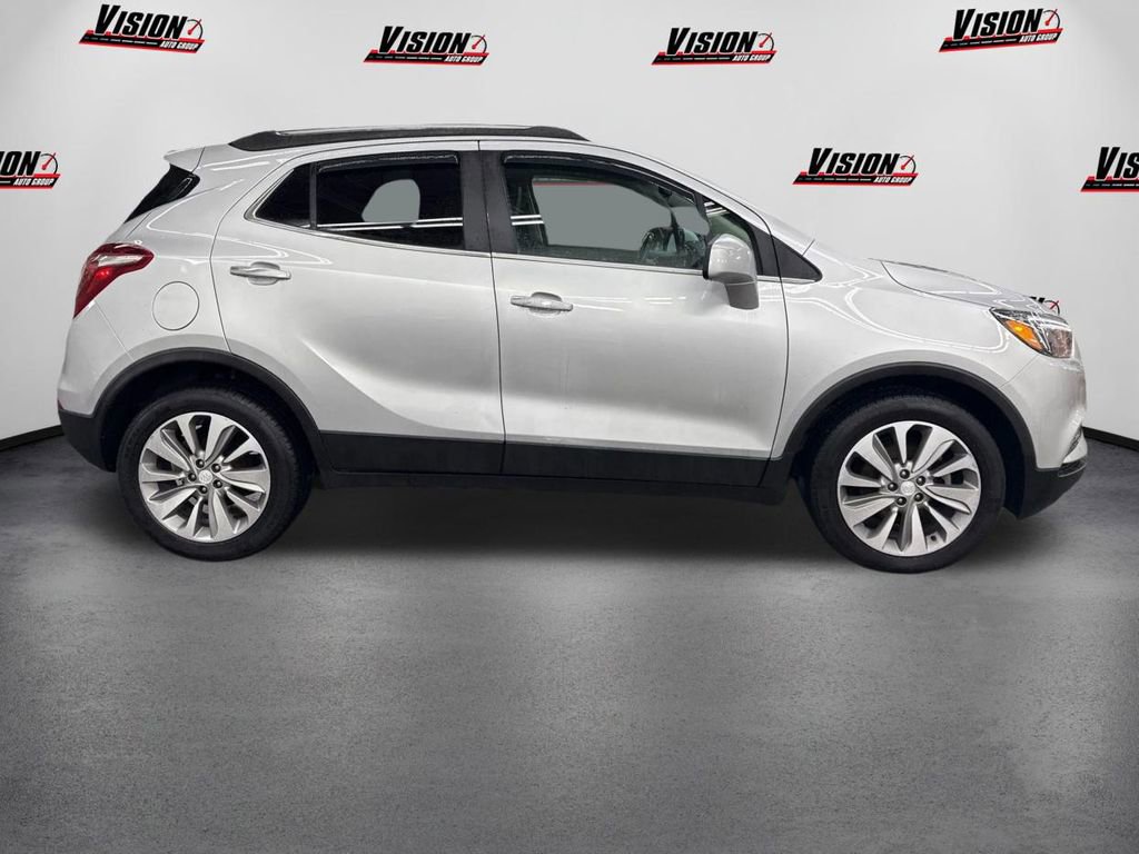 Used 2020 Buick Encore Preferred image 3