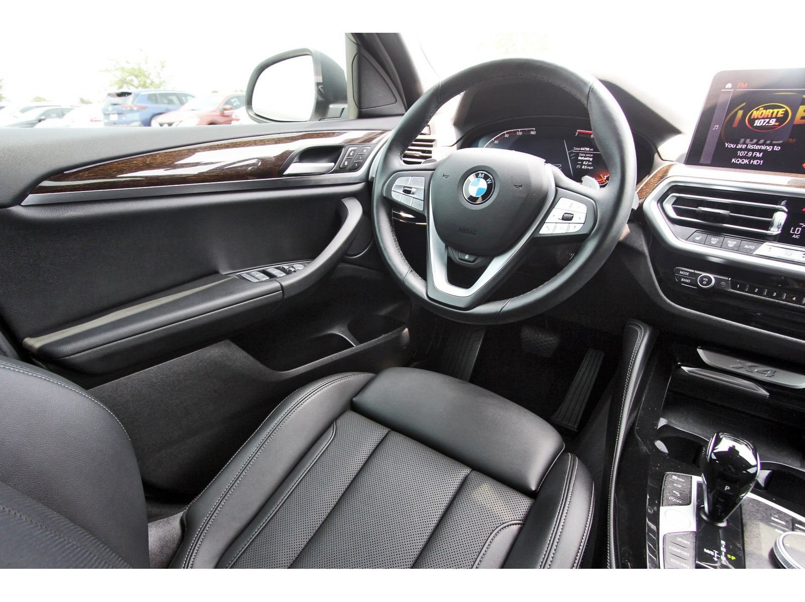 Used 2024 BMW X4 xDrive30i AWD/4WD image 11