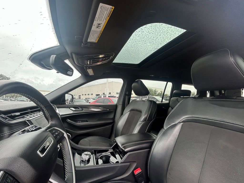 Used 2022 Jeep Grand Cherokee L Laredo RWD image 11
