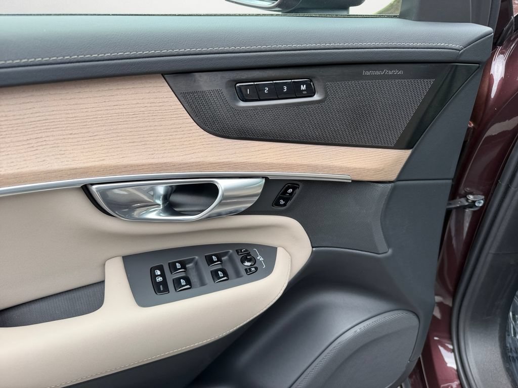 Certified 2026 Volvo XC90 B6 Plus AWD/4WD image 15