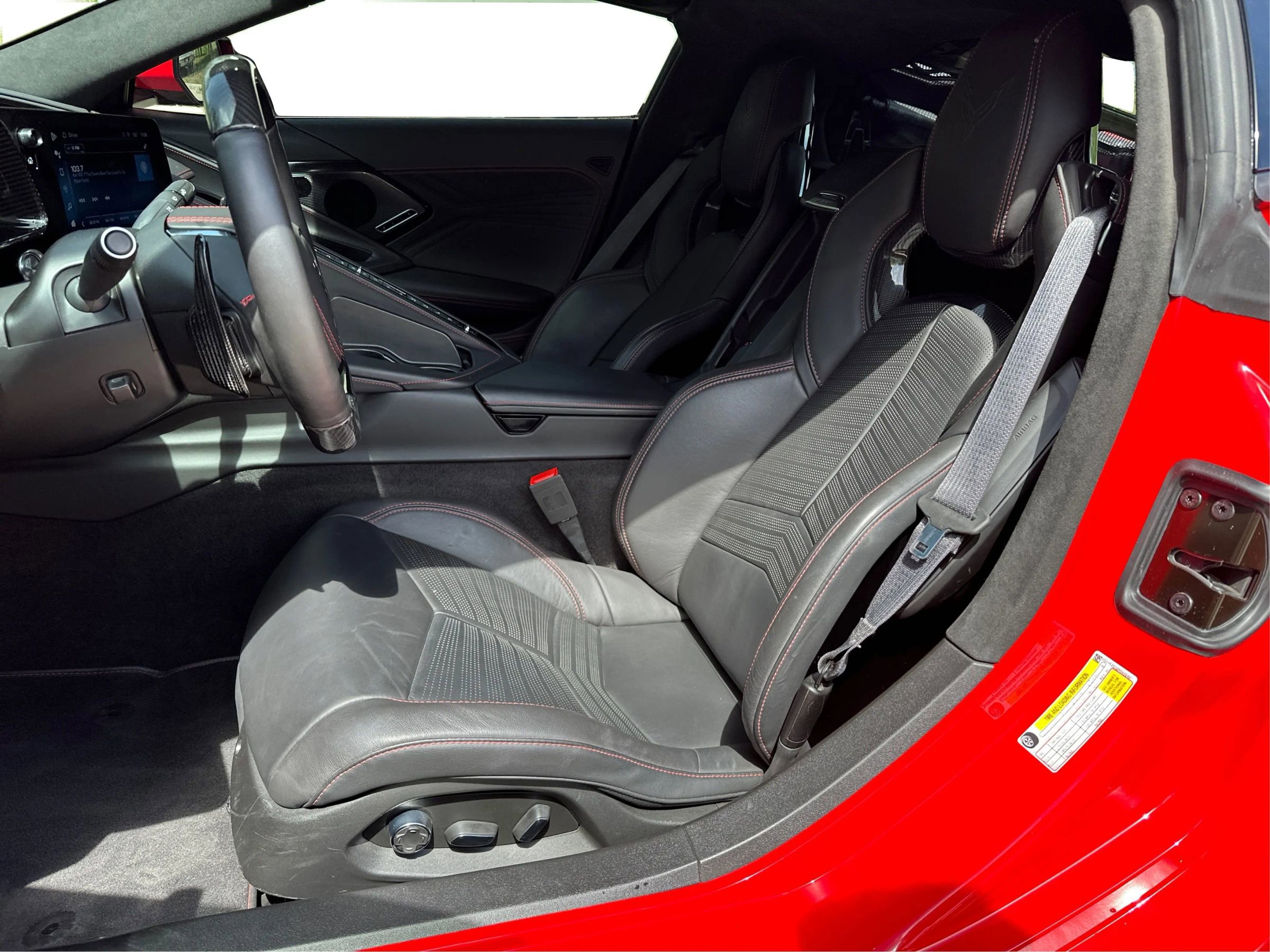 Used 2024 Chevrolet Corvette Z06 RWD image 16