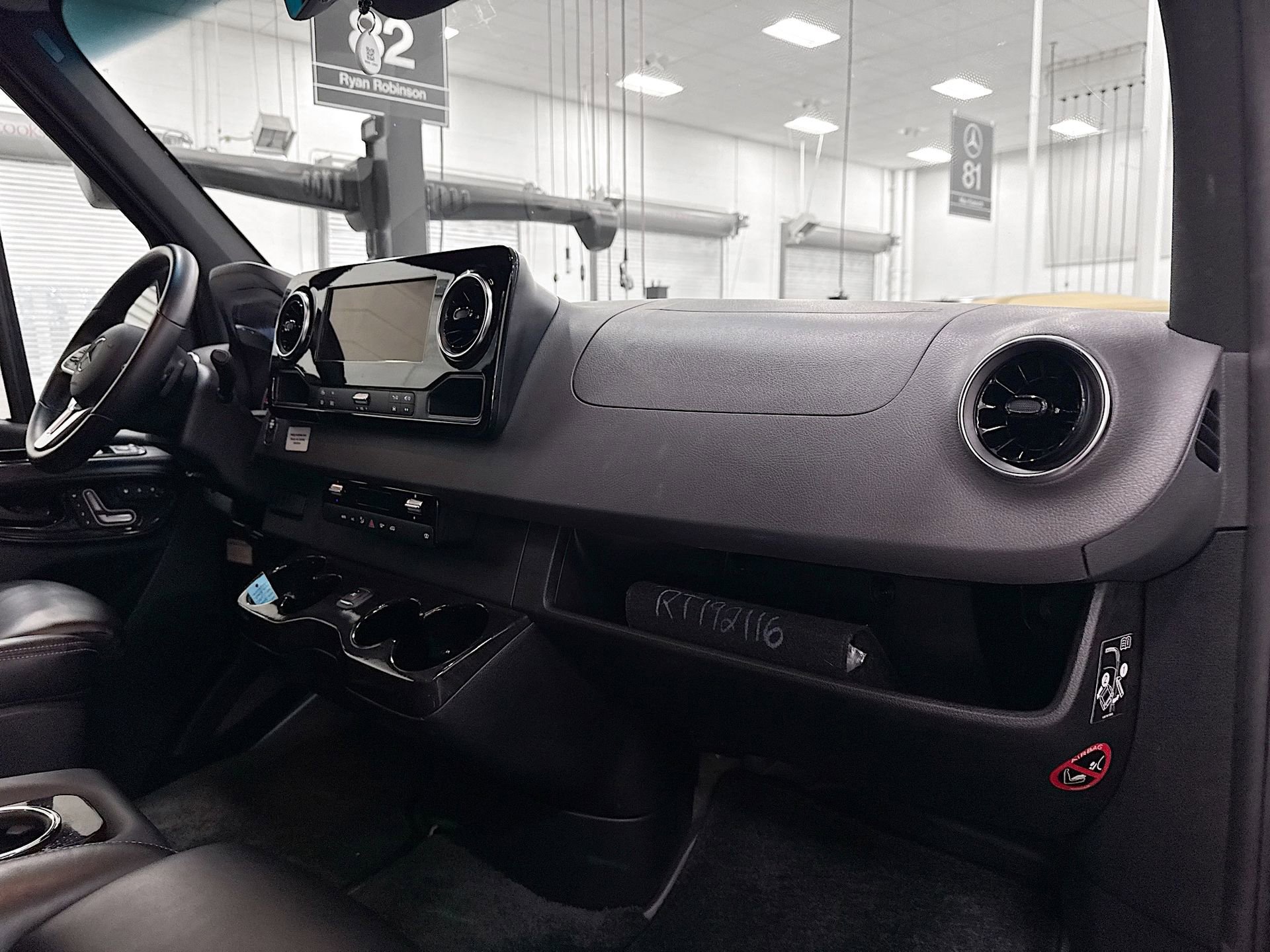 Used 2024 Mercedes-Benz Sprinter 2500 image 31