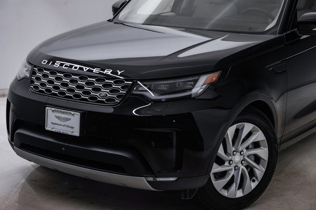 Used 2025 Land Rover Discovery S image 4
