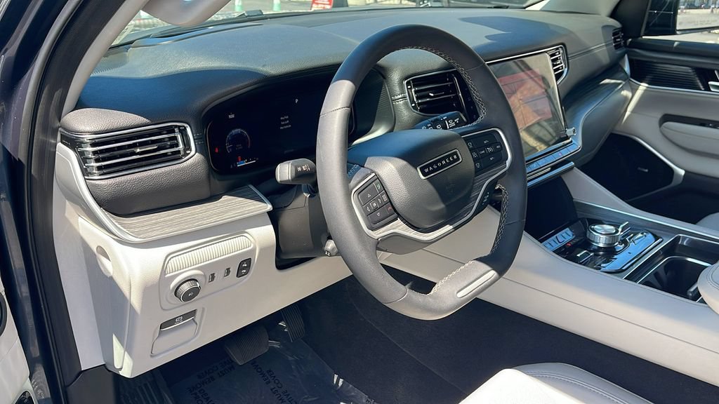 Used 2023 Jeep Wagoneer Series III w/ Premium Group I AWD/4WD image 21
