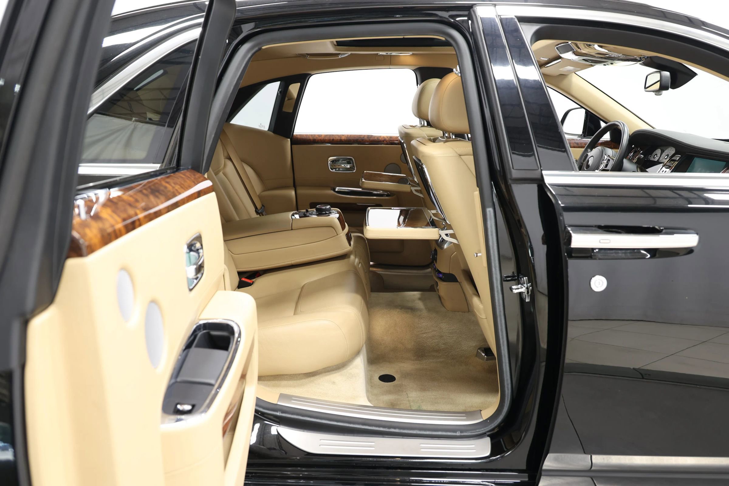 Used 2015 Rolls-Royce Ghost image 86