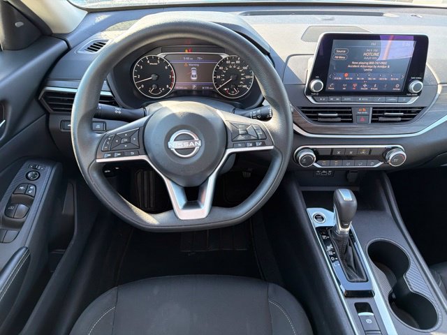 Used 2025 Nissan Altima 2.5 SV AWD/4WD image 18