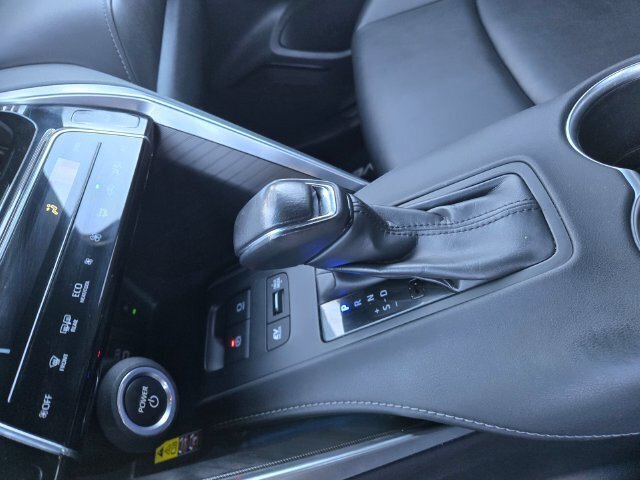 Certified 2023 Toyota Venza XLE AWD/4WD image 16
