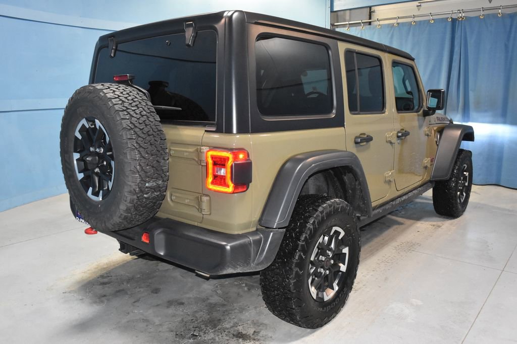 Used 2025 Jeep Wrangler Unlimited Rubicon AWD/4WD image 26