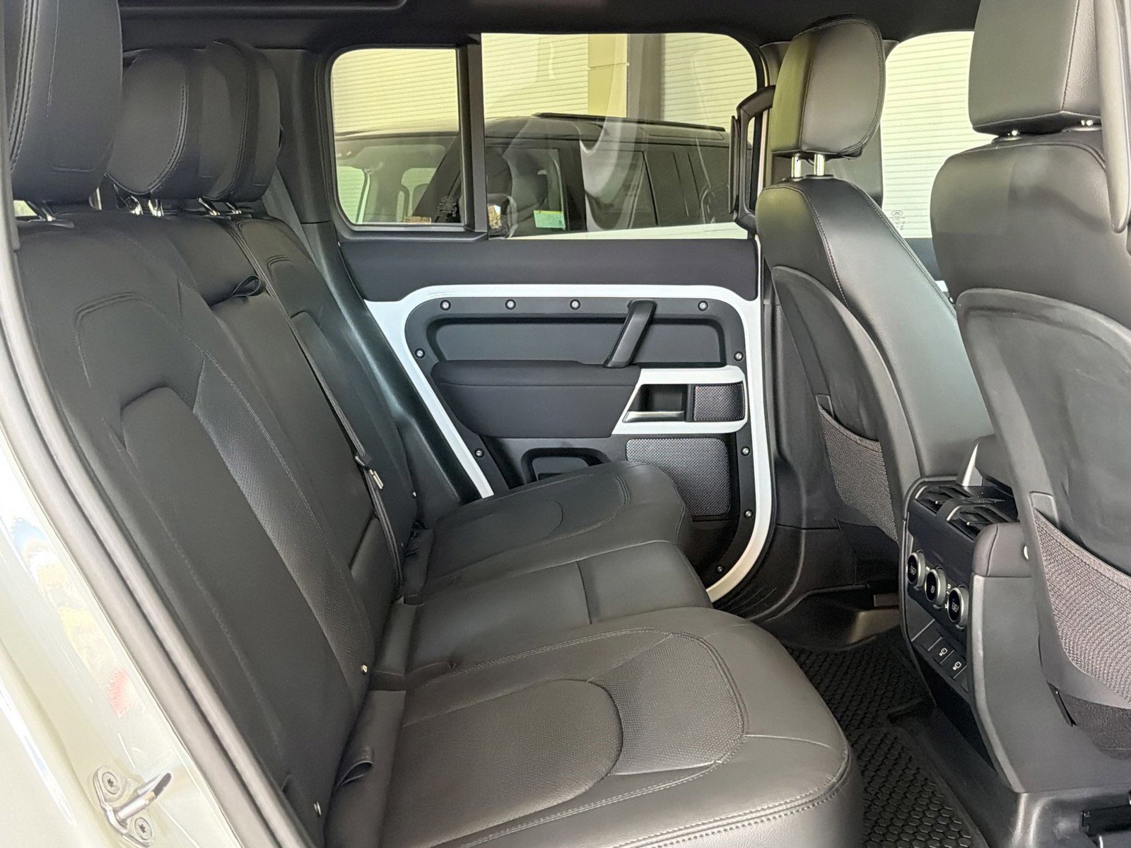 Used 2023 Land Rover Defender 110 S AWD/4WD image 30