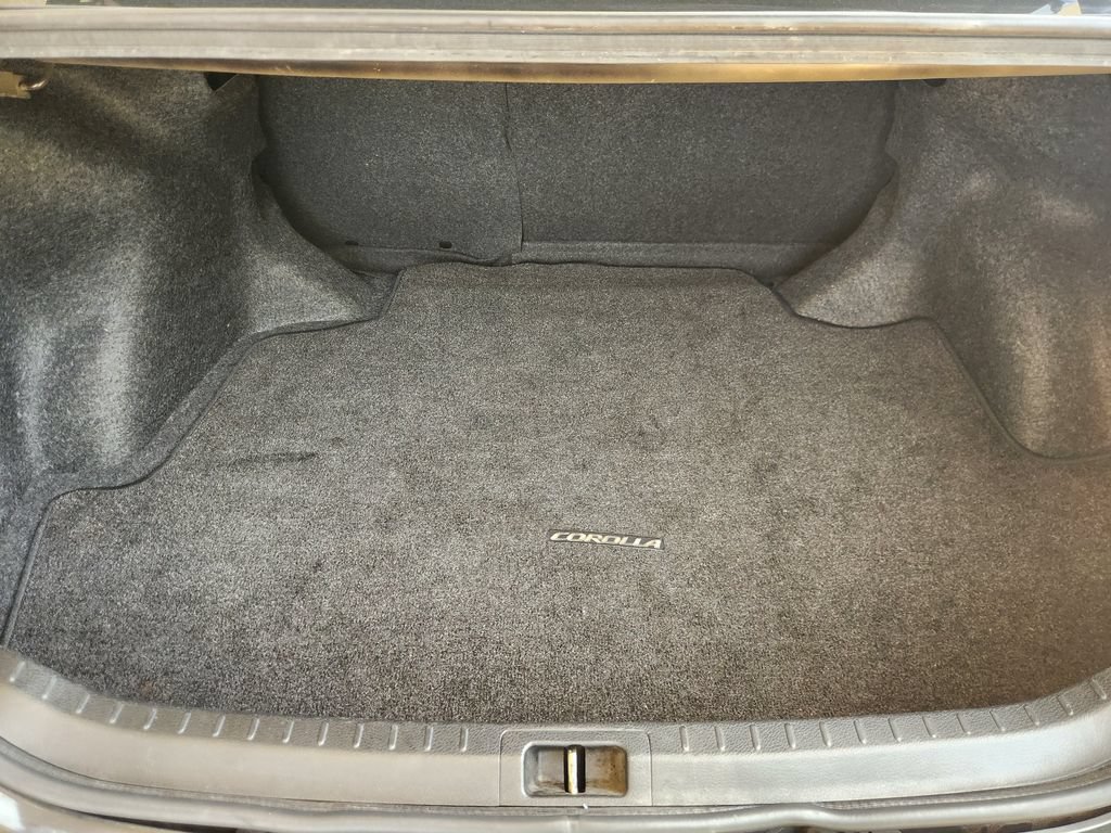 Used 2017 Toyota Corolla SE w/ Carpet Mat Package (TMS) FWD image 31