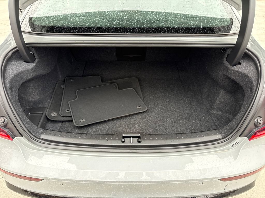 Used 2025 Volvo S60 B5 Core image 27