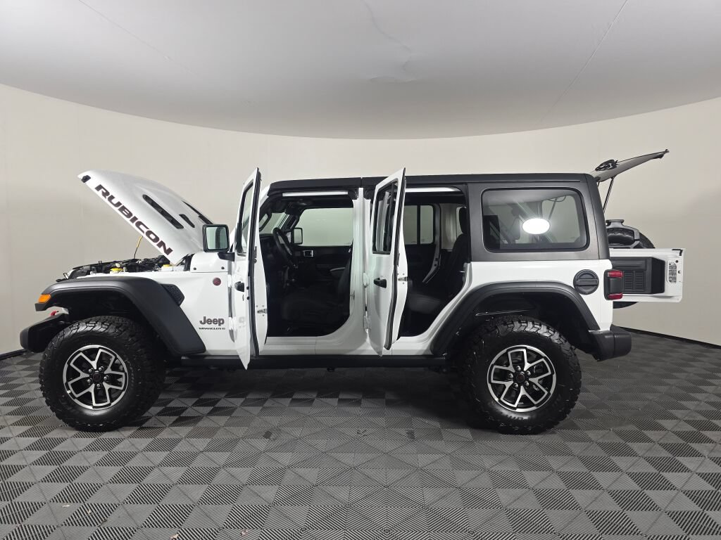 Used 2026 Jeep Wrangler Unlimited Rubicon AWD/4WD image 17