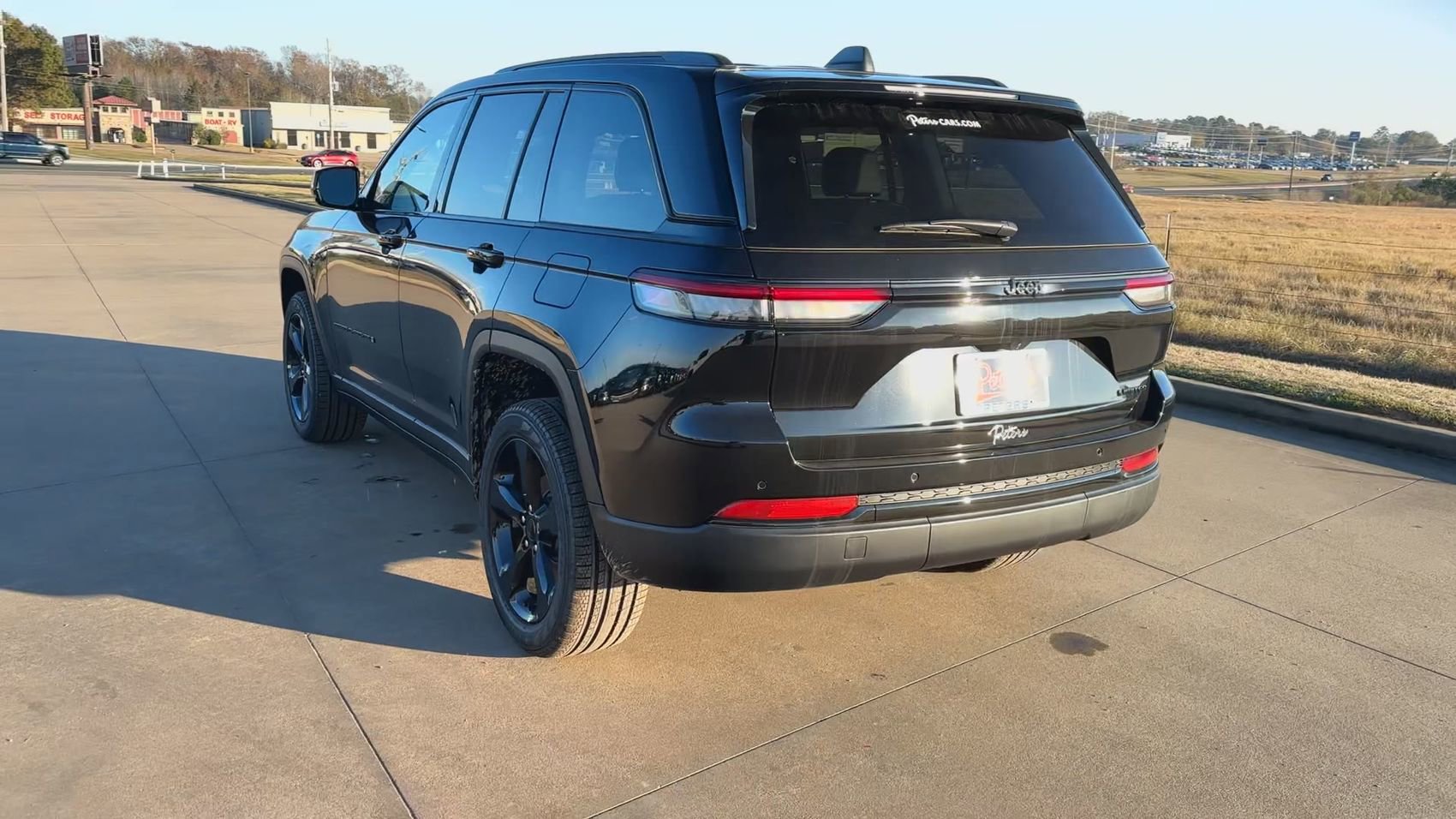 New 2025 Jeep Grand Cherokee Limited w/ Black Appearance Package RWD image 7