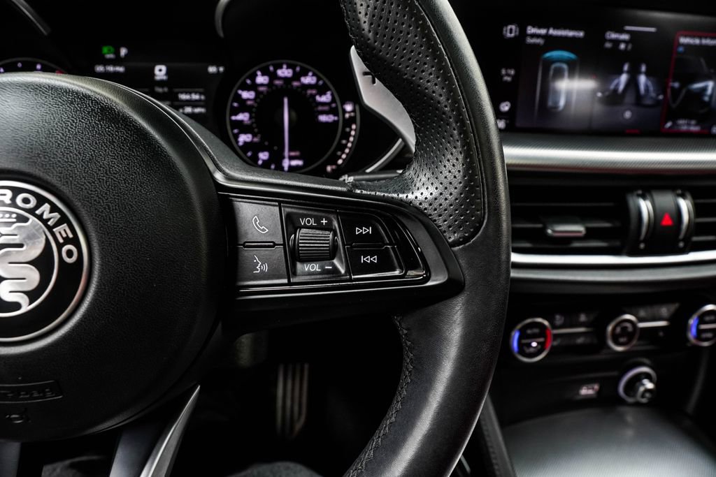 Used 2023 Alfa Romeo Stelvio Veloce image 33