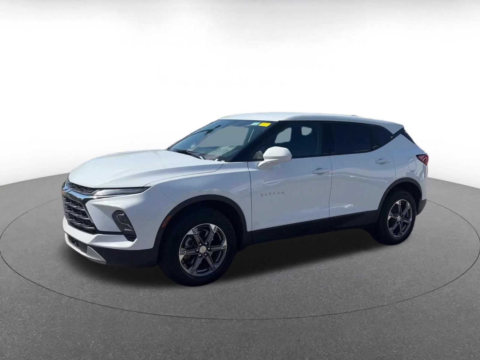Used 2026 Chevrolet Blazer LT FWD image 7