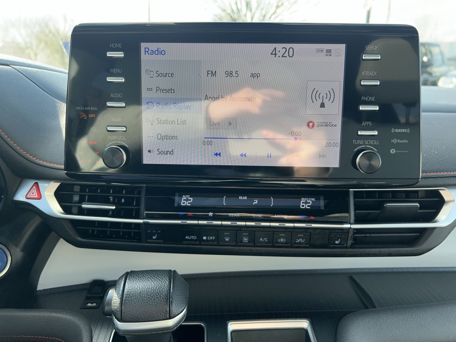 Used 2023 Toyota Sienna XSE image 18