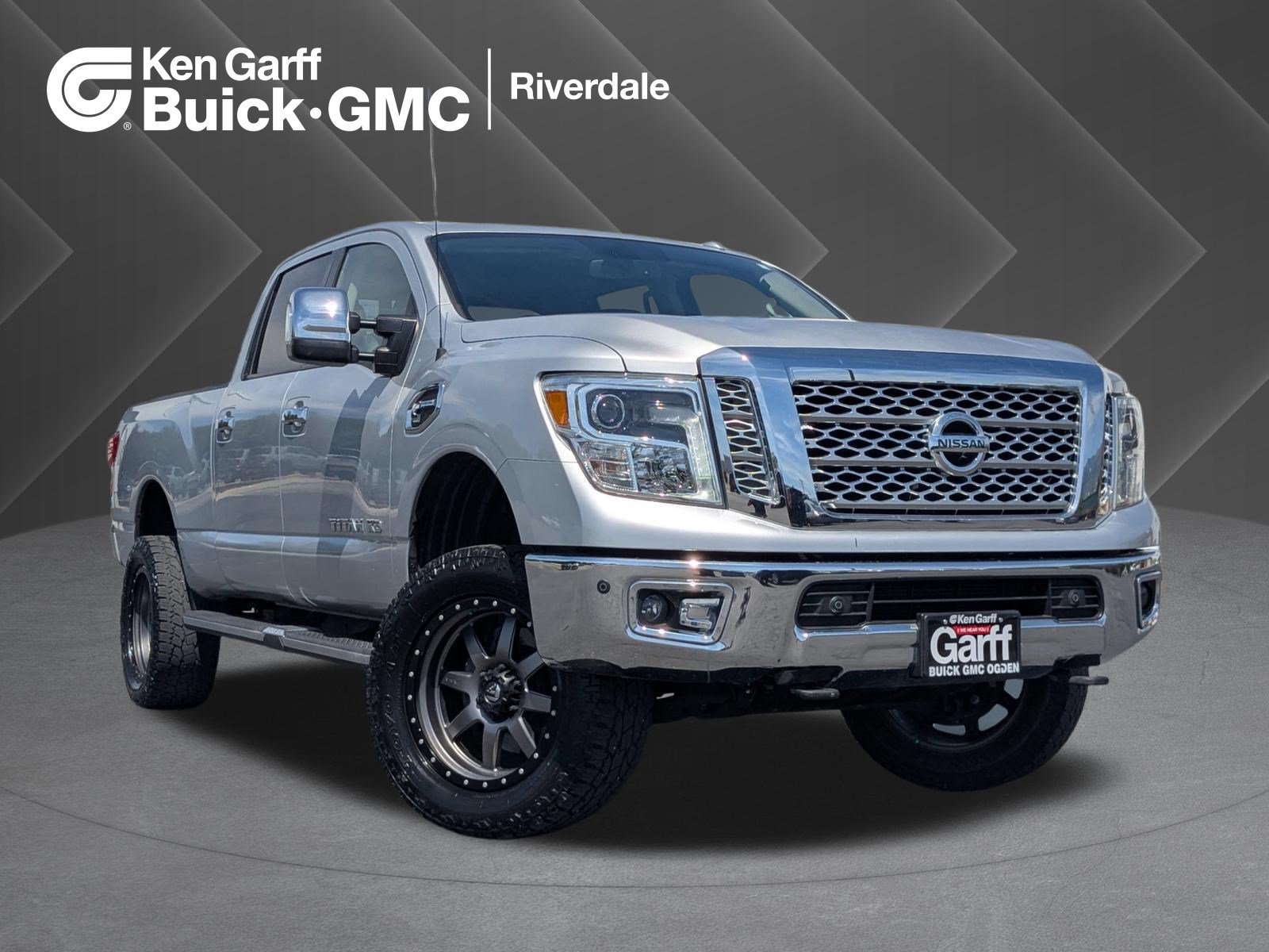 Used 2017 Nissan Titan SL AWD/4WD image 1