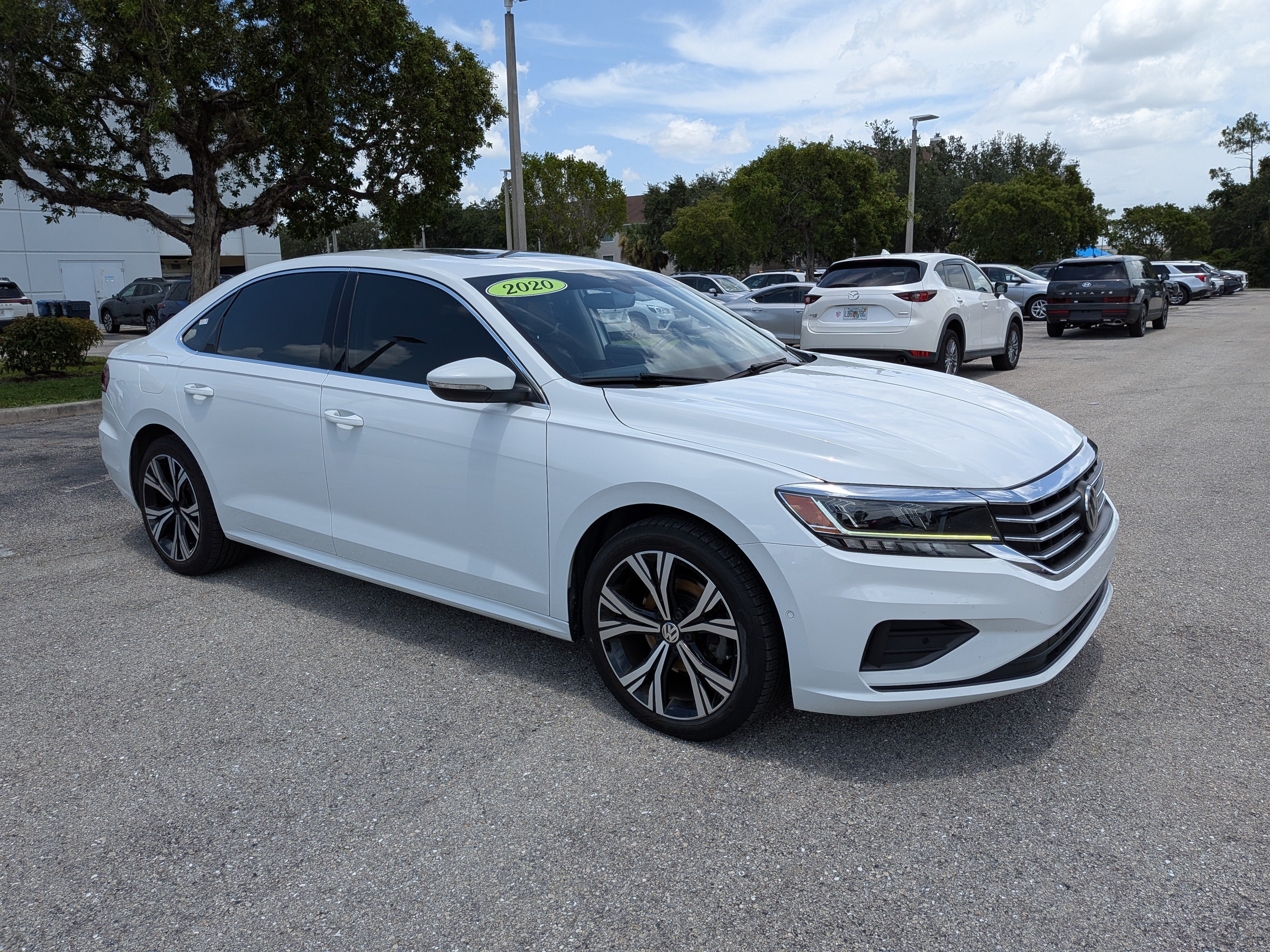 Used 2020 Volkswagen Passat 2.0T SEL FWD image 2