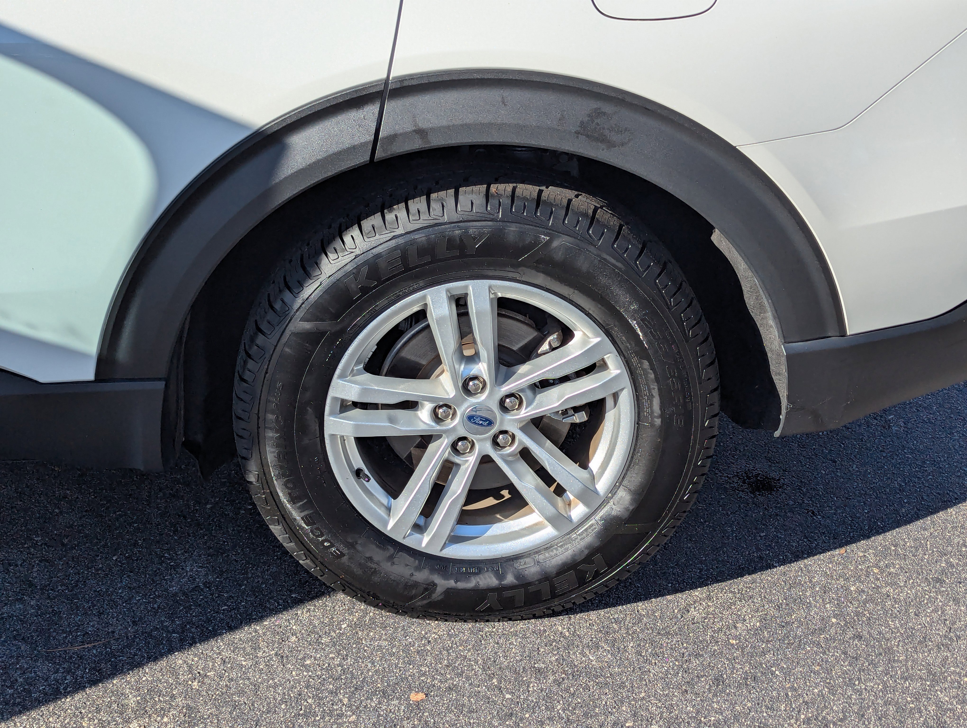 Used 2022 Ford Explorer XLT image 29