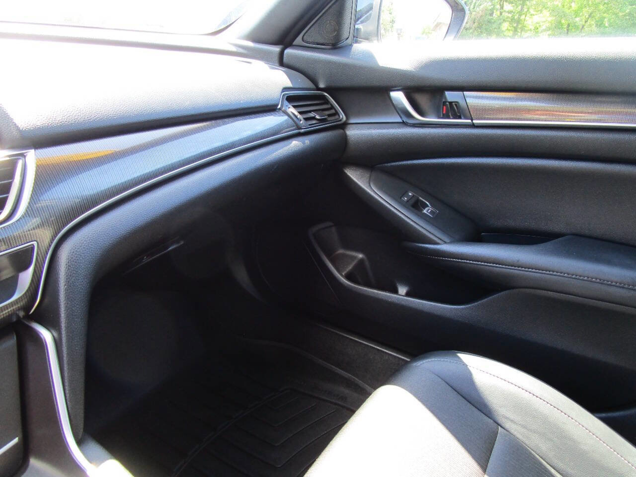 Used 2022 Honda Accord Sport image 12