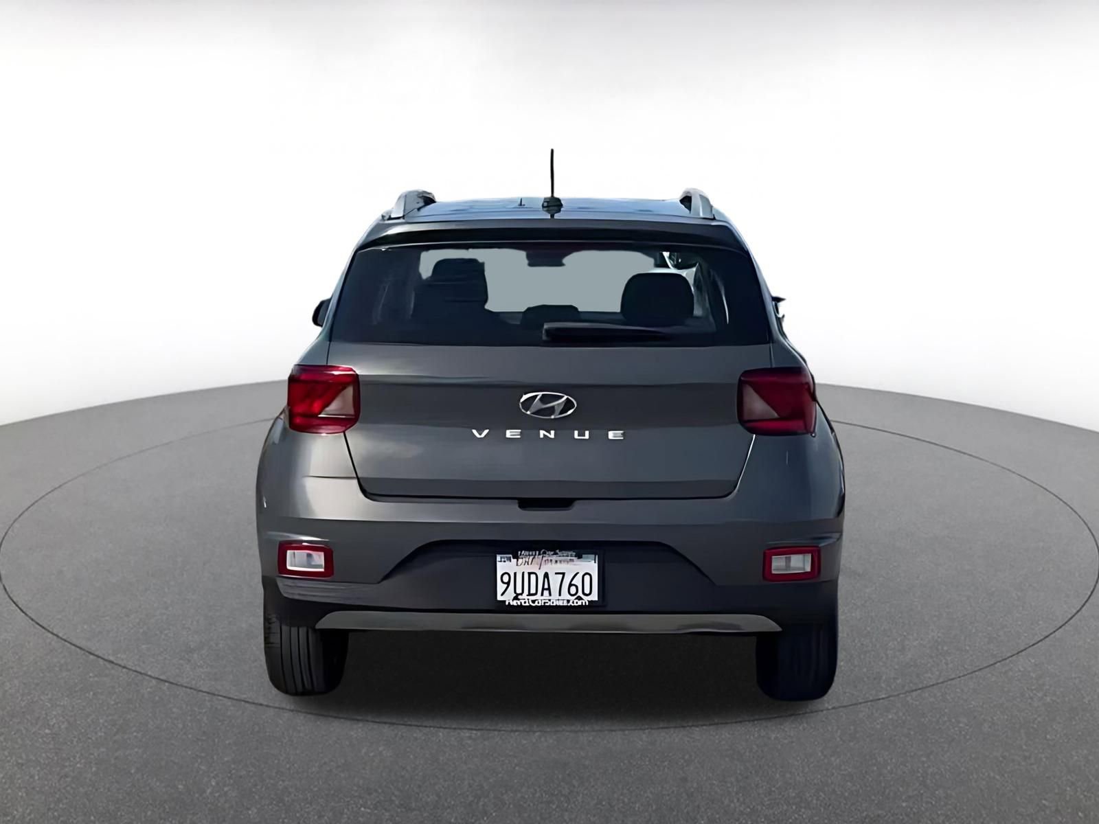 Used 2025 Hyundai Venue SEL image 12