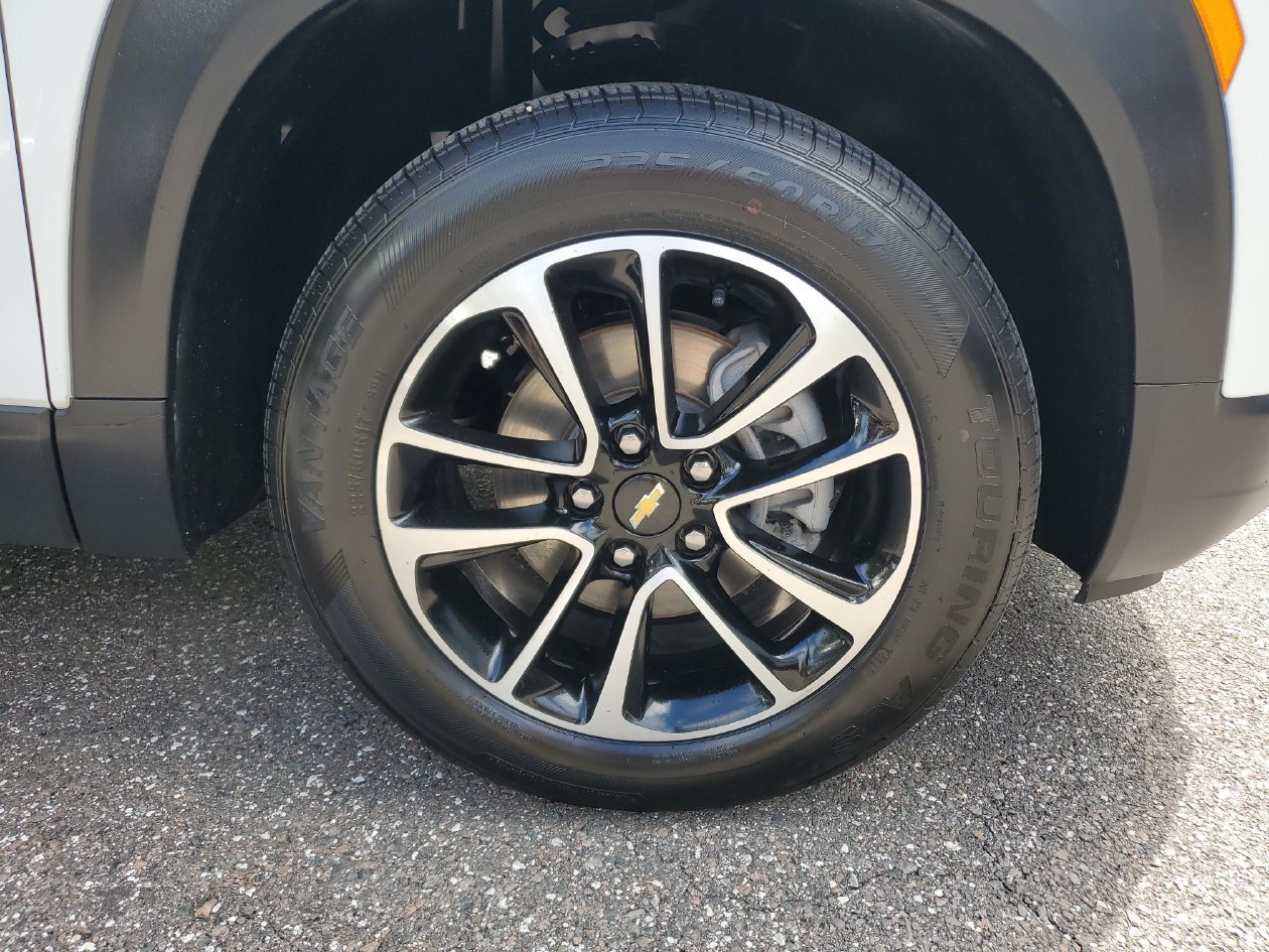 Used 2025 Chevrolet TrailBlazer LT AWD/4WD image 5