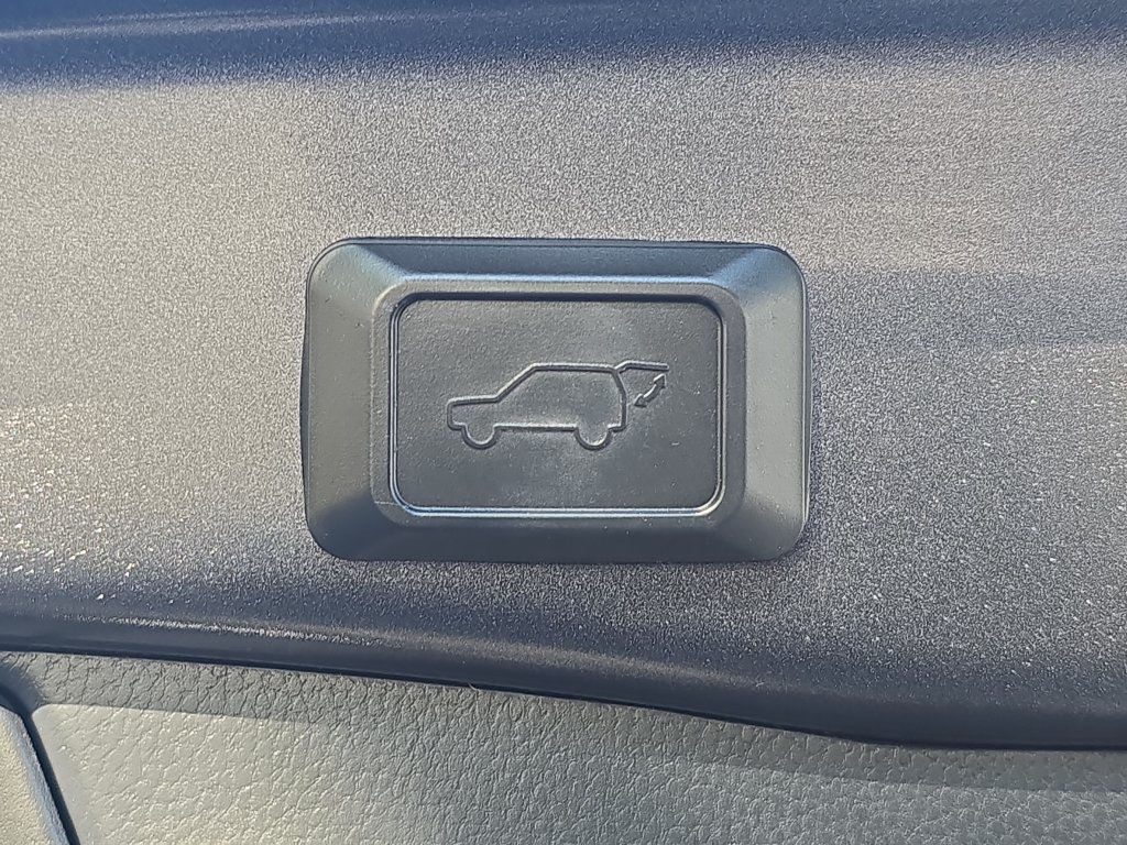 Used 2021 Toyota RAV4 XSE AWD/4WD image 16