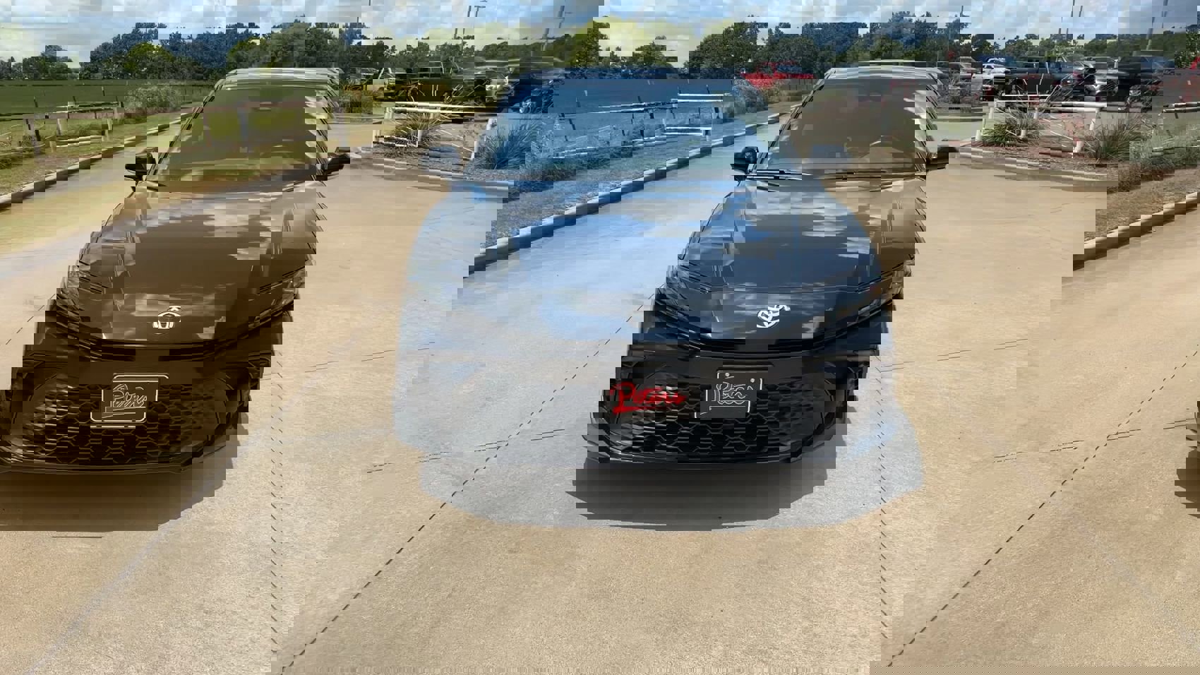 Used 2025 Toyota Camry SE image 4