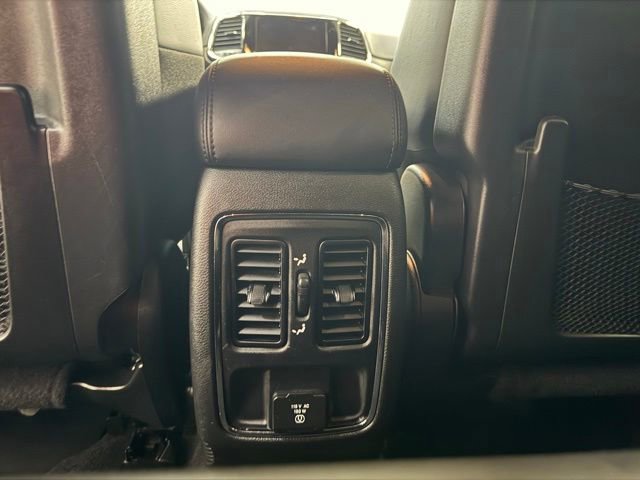 Used 2021 Jeep Grand Cherokee Altitude AWD/4WD image 33