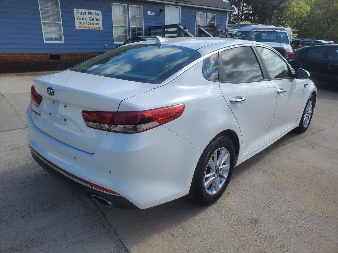 Used 2018 Kia Optima LX image 9