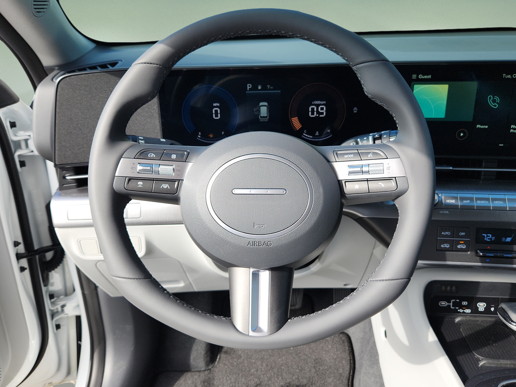 Used 2026 Hyundai Kona SEL Sport AWD/4WD image 21