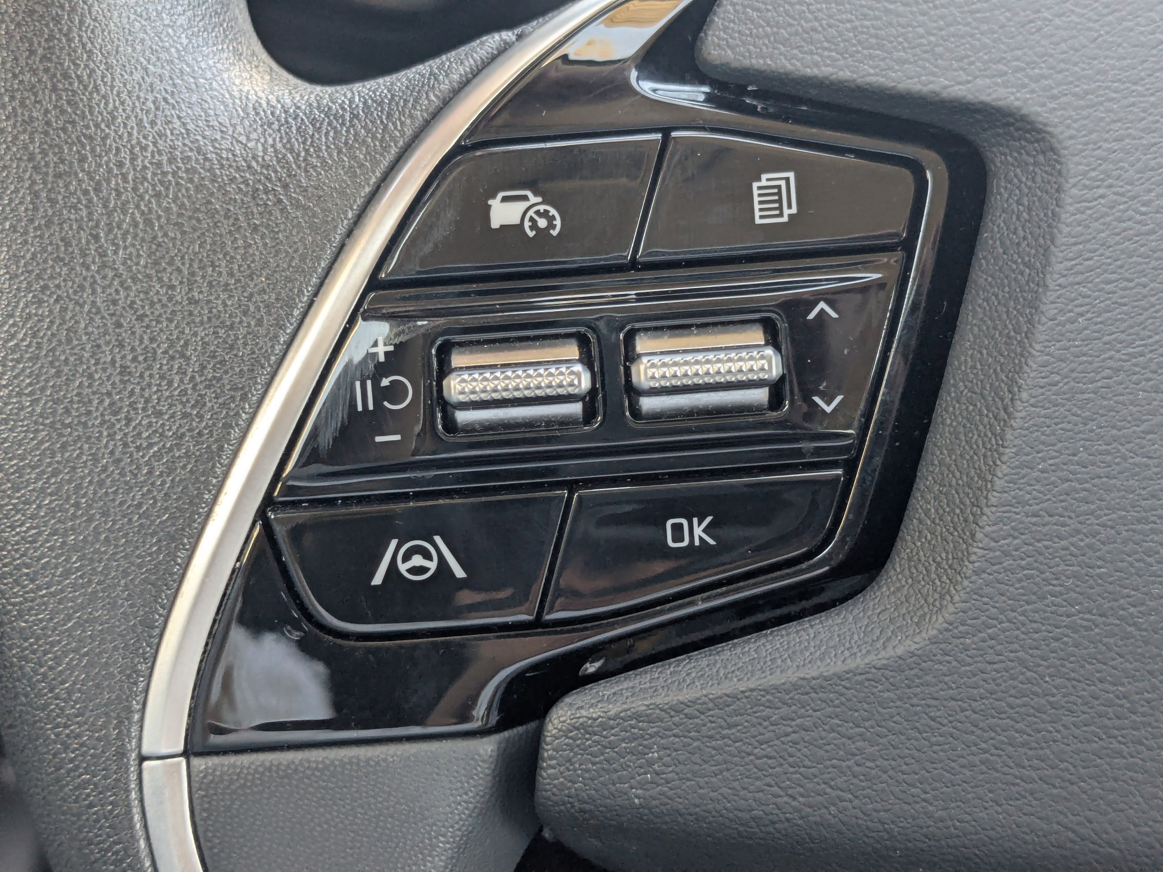 Certified 2024 Kia Niro LX image 32