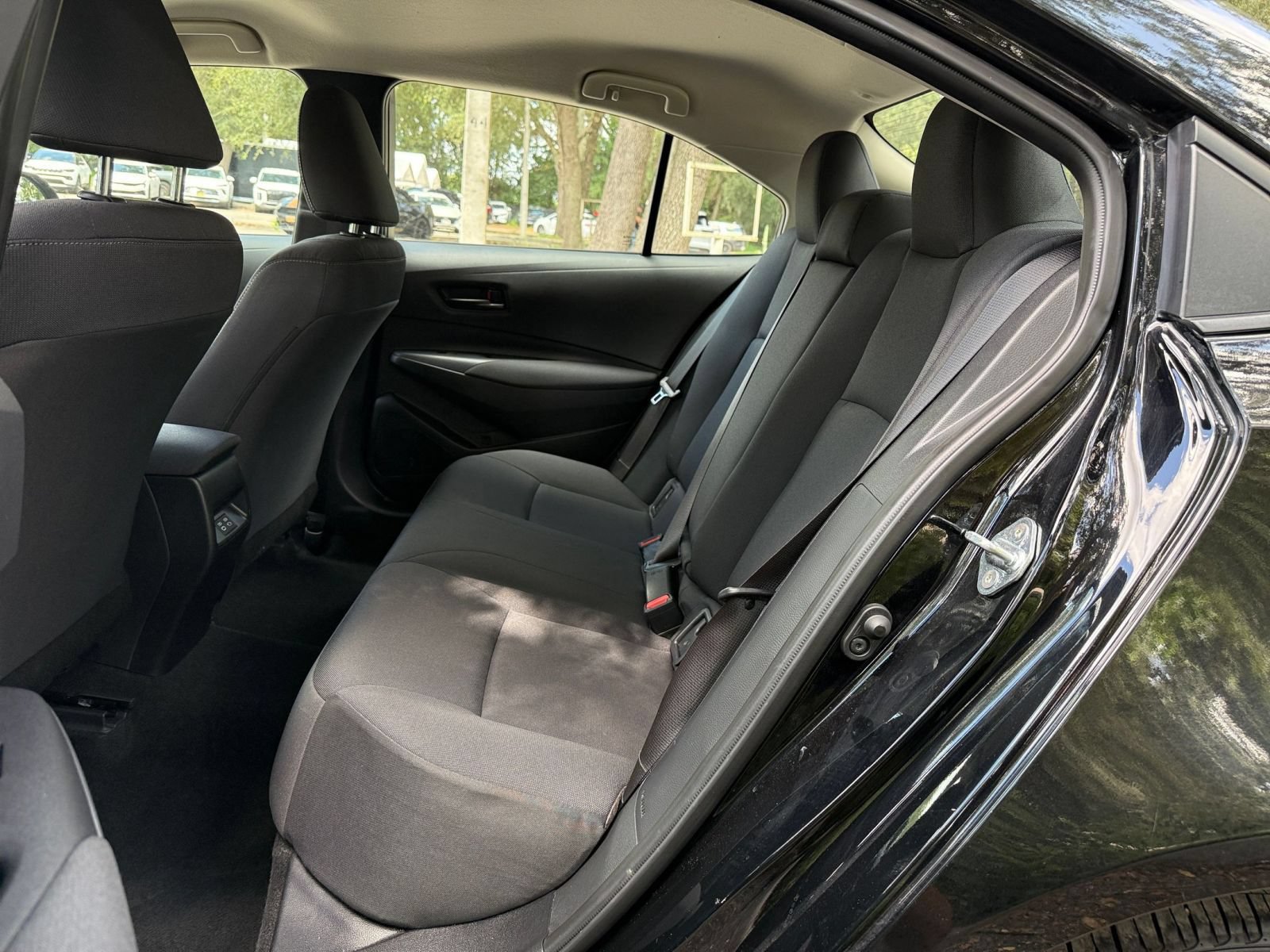 Used 2025 Toyota Corolla LE FWD image 33