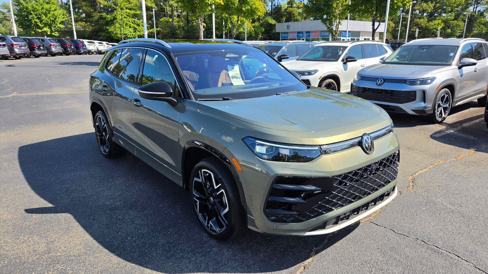 New 2026 Volkswagen Tiguan SEL R-Line AWD/4WD image 7