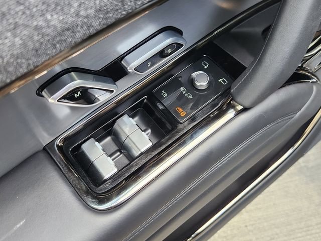 Used 2025 Land Rover Range Rover Sport SE image 23