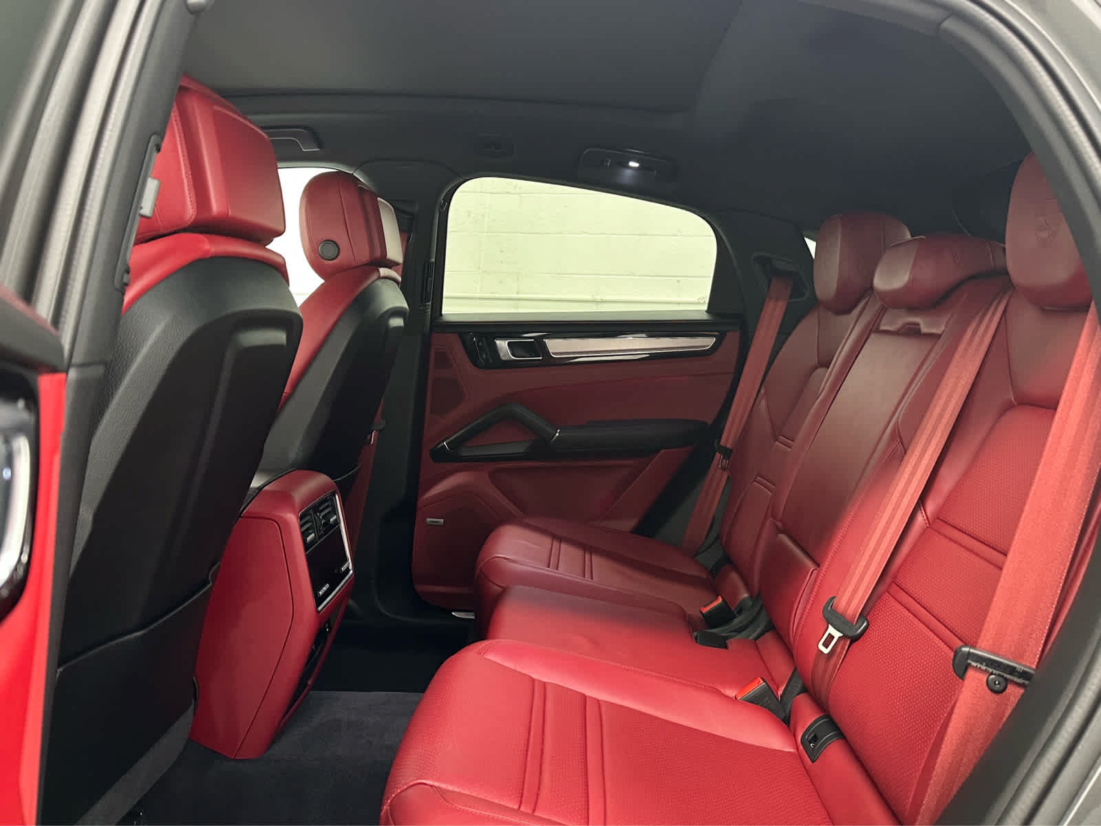 Used 2020 Porsche Cayenne S AWD/4WD image 15