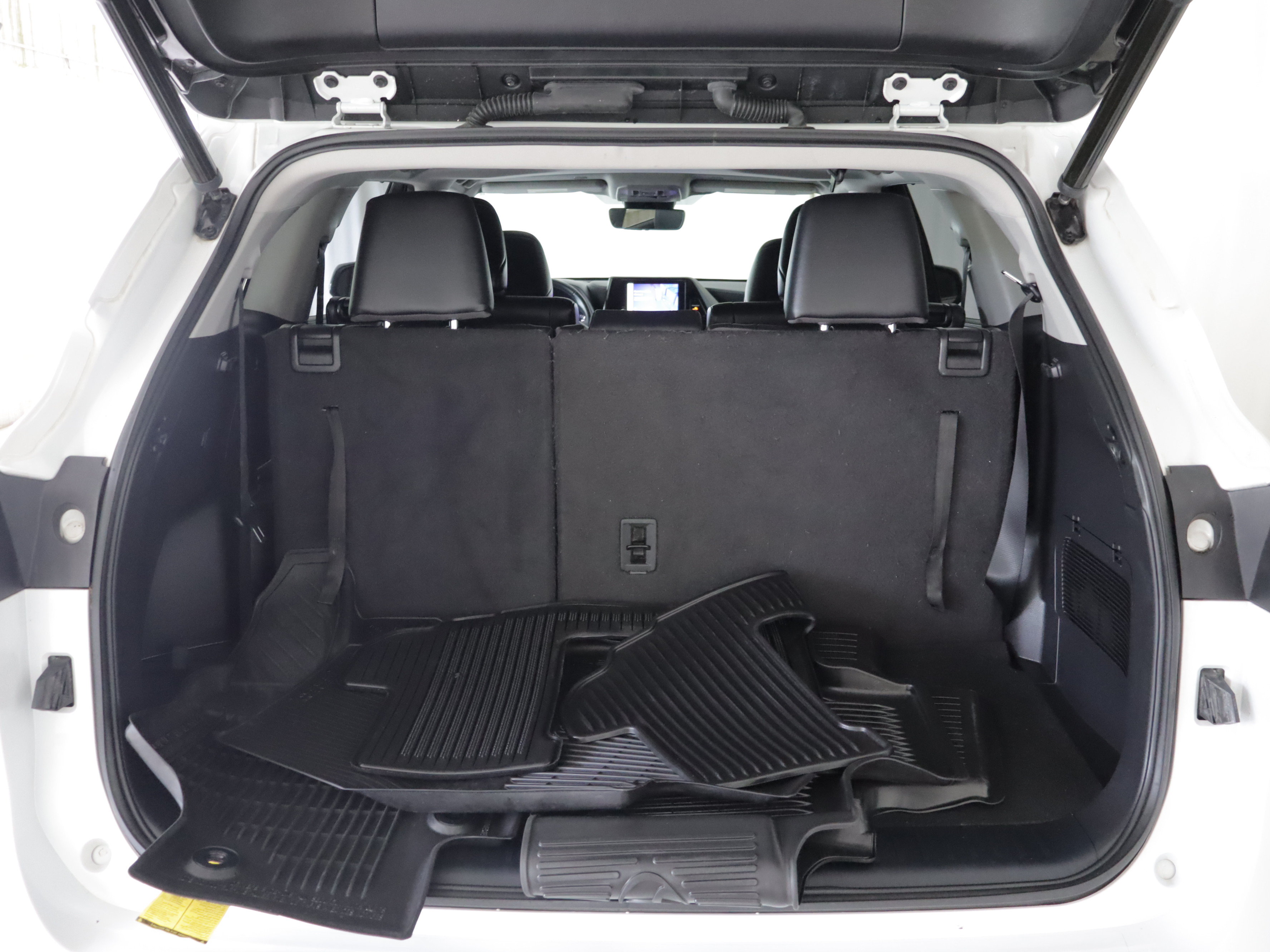 Used 2023 Toyota Highlander XLE AWD/4WD image 20