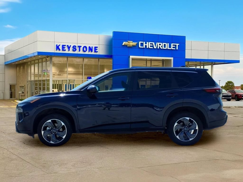 Used 2025 Nissan Rogue SV FWD image 4