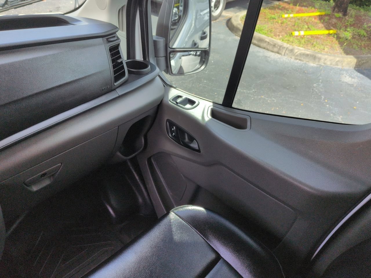 Used 2024 Ford Transit 150 Low Roof RWD image 17
