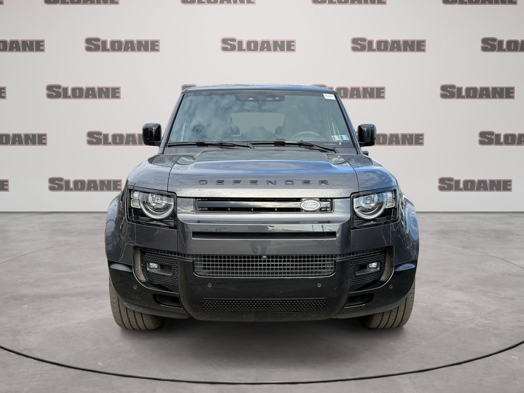 Used 2025 Land Rover Defender 130 X-Dynamic SE image 8