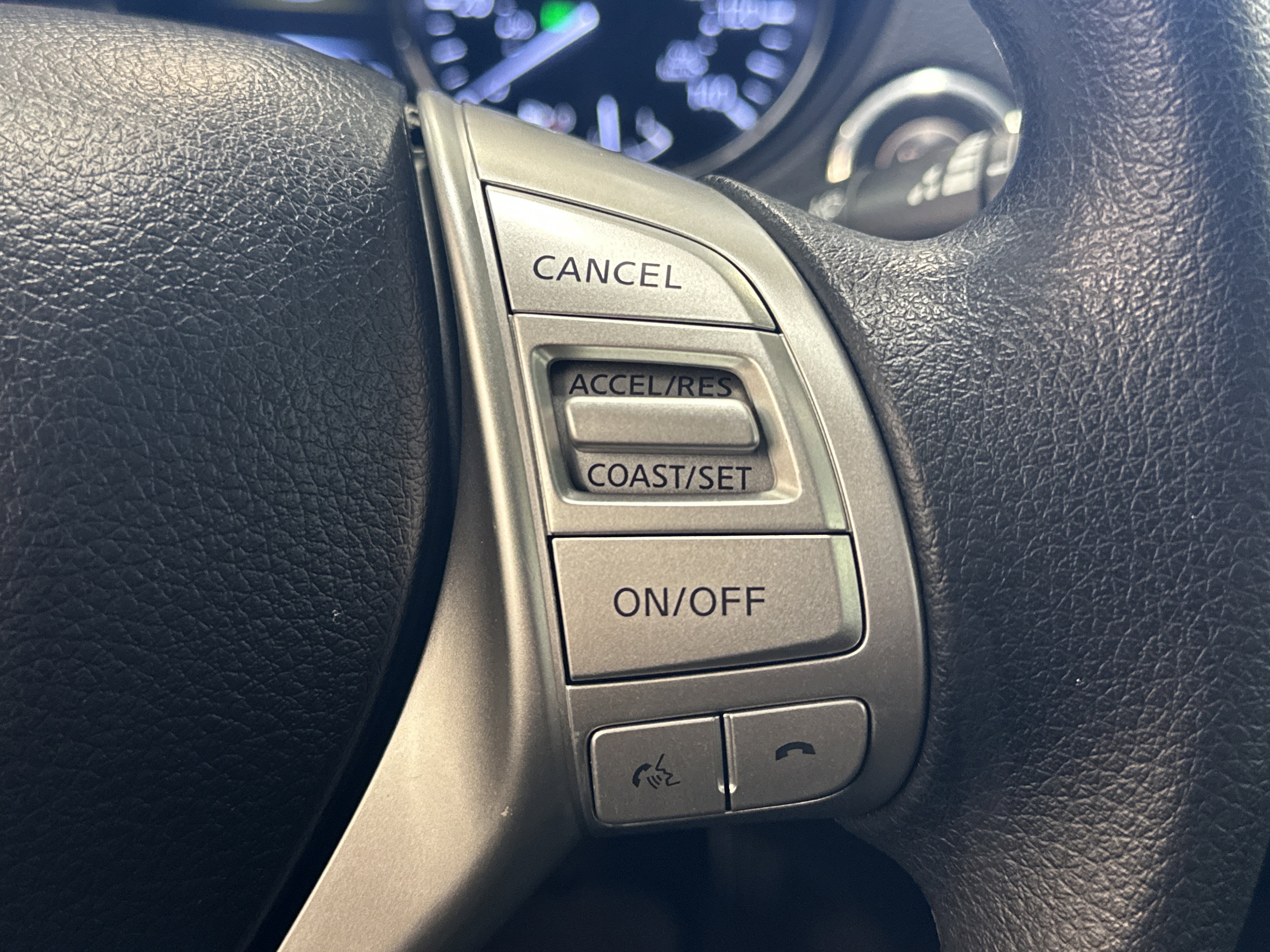 Used 2016 Nissan Rogue SV image 30