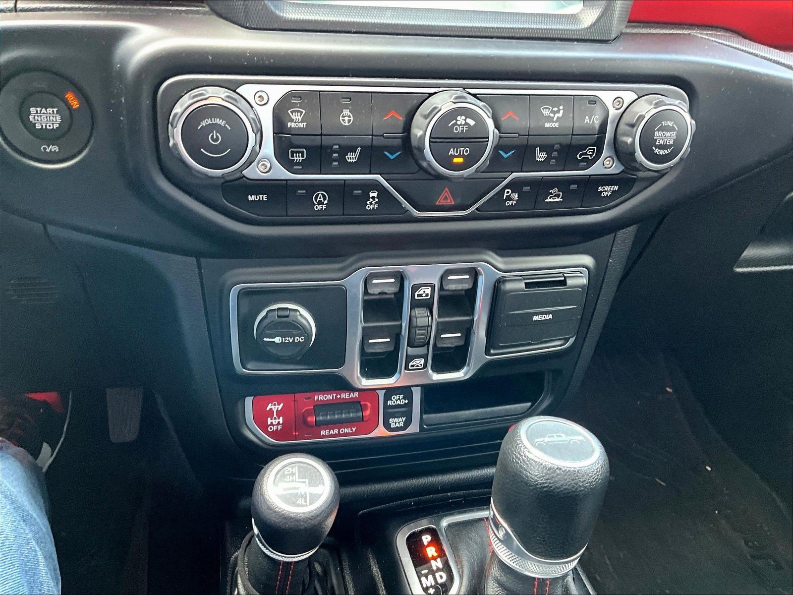 Used 2021 Jeep Gladiator Rubicon AWD/4WD image 16
