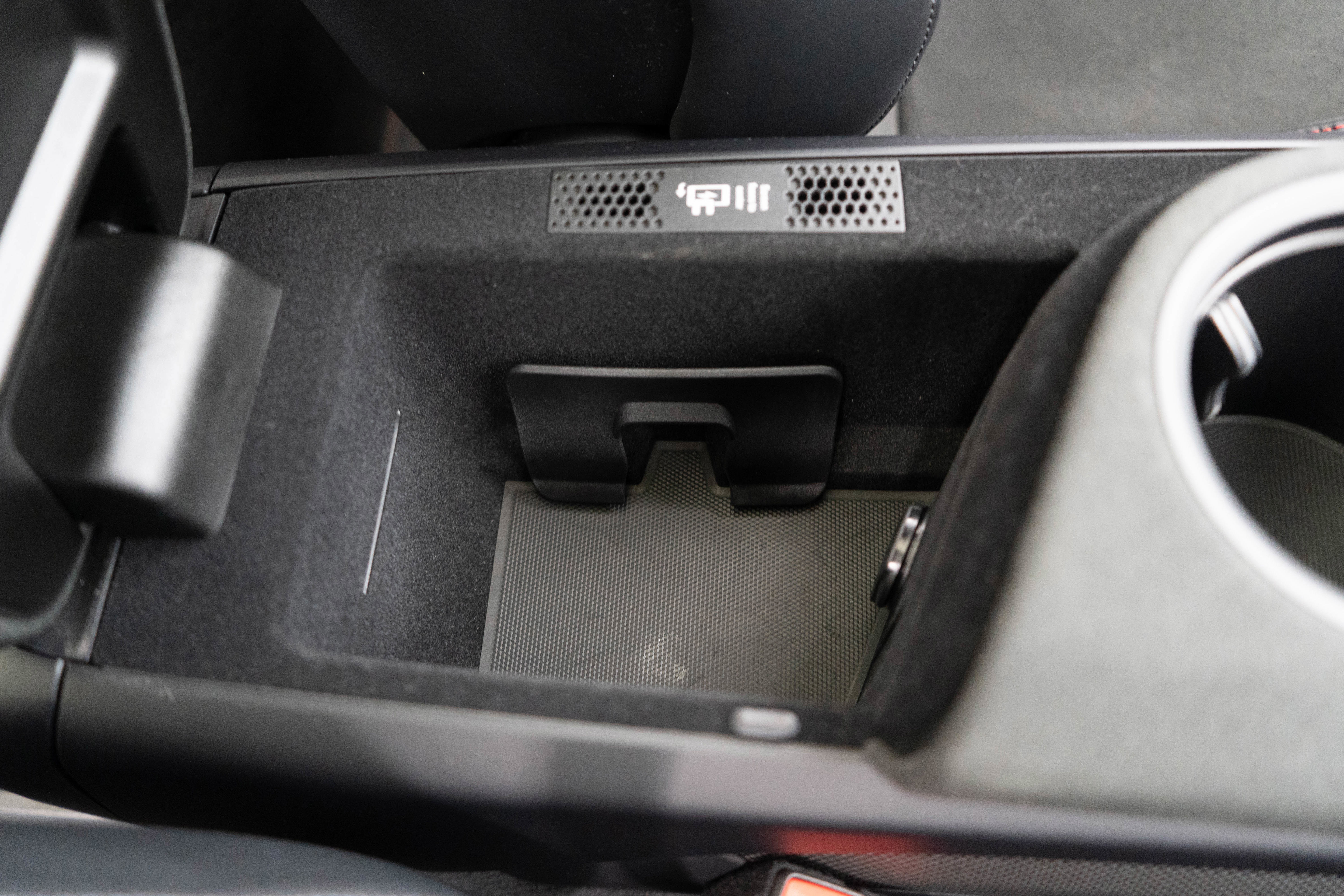 Used 2023 Porsche Taycan GTS image 32