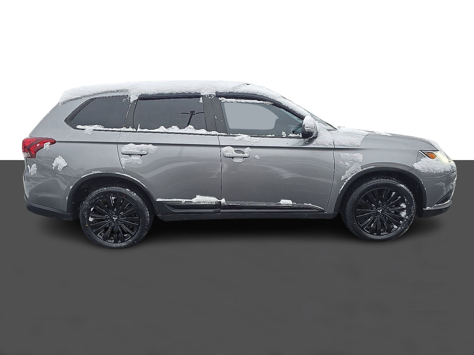 Used 2020 Mitsubishi Outlander LE image 3