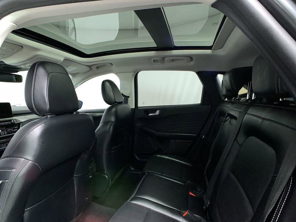 Used 2022 Ford Escape Titanium w/ Class II Trailer Tow Package AWD/4WD image 35