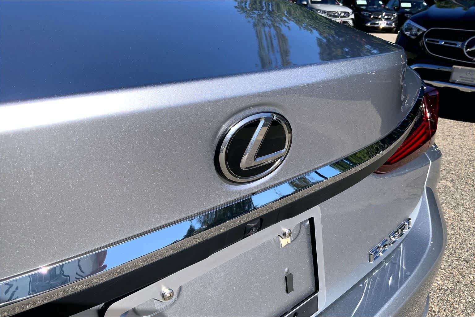 Used 2025 Lexus ES 350 w/ Premium Package FWD image 10