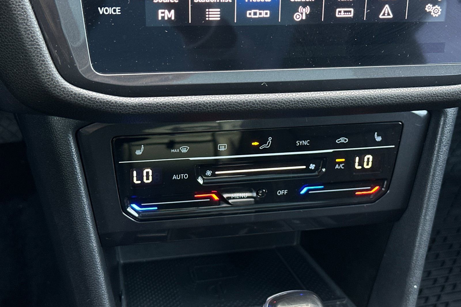 Certified 2023 Volkswagen Tiguan SE w/ Panoramic Sunroof Package image 21