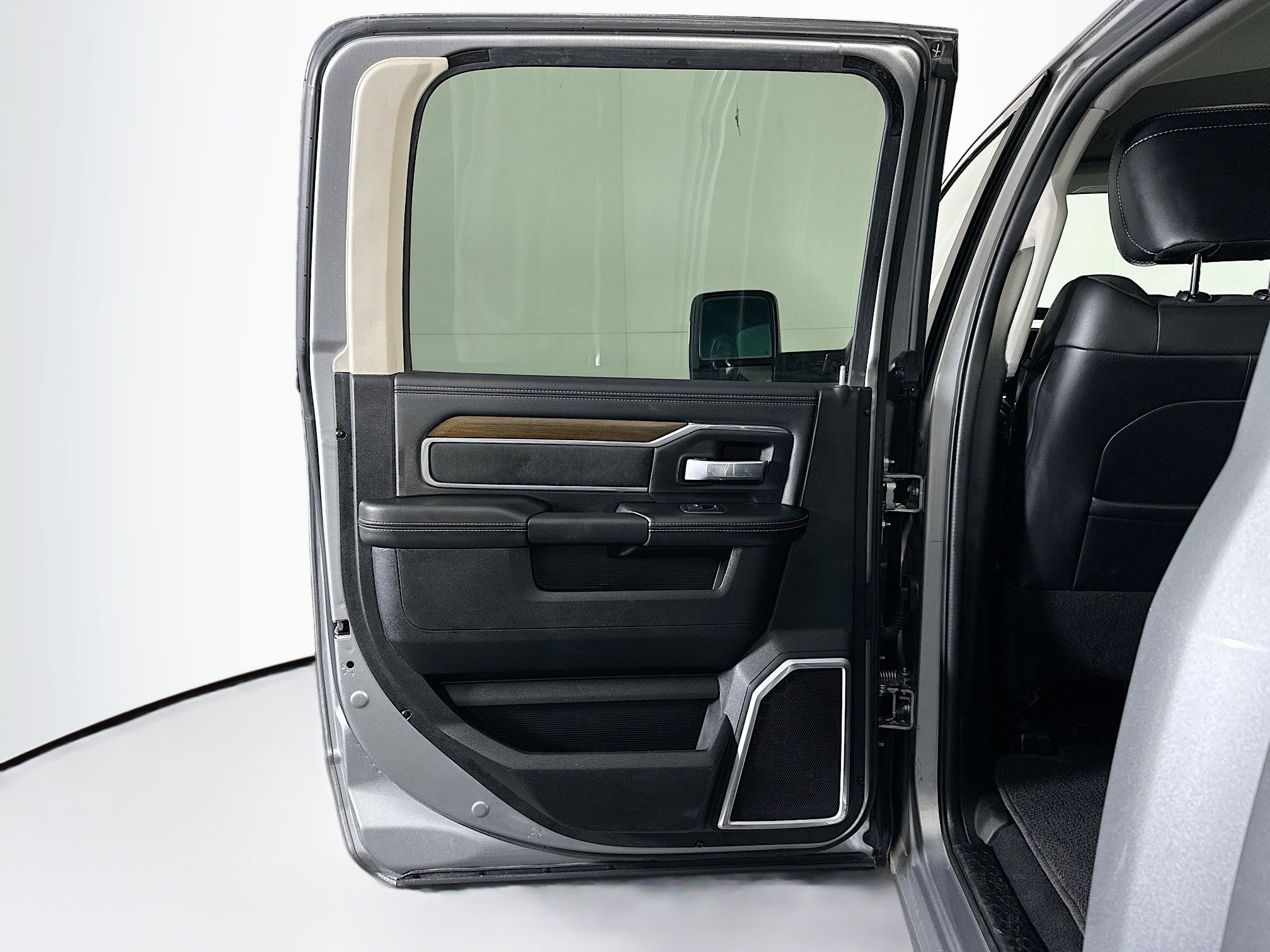 Used 2024 RAM 2500 Laramie image 27